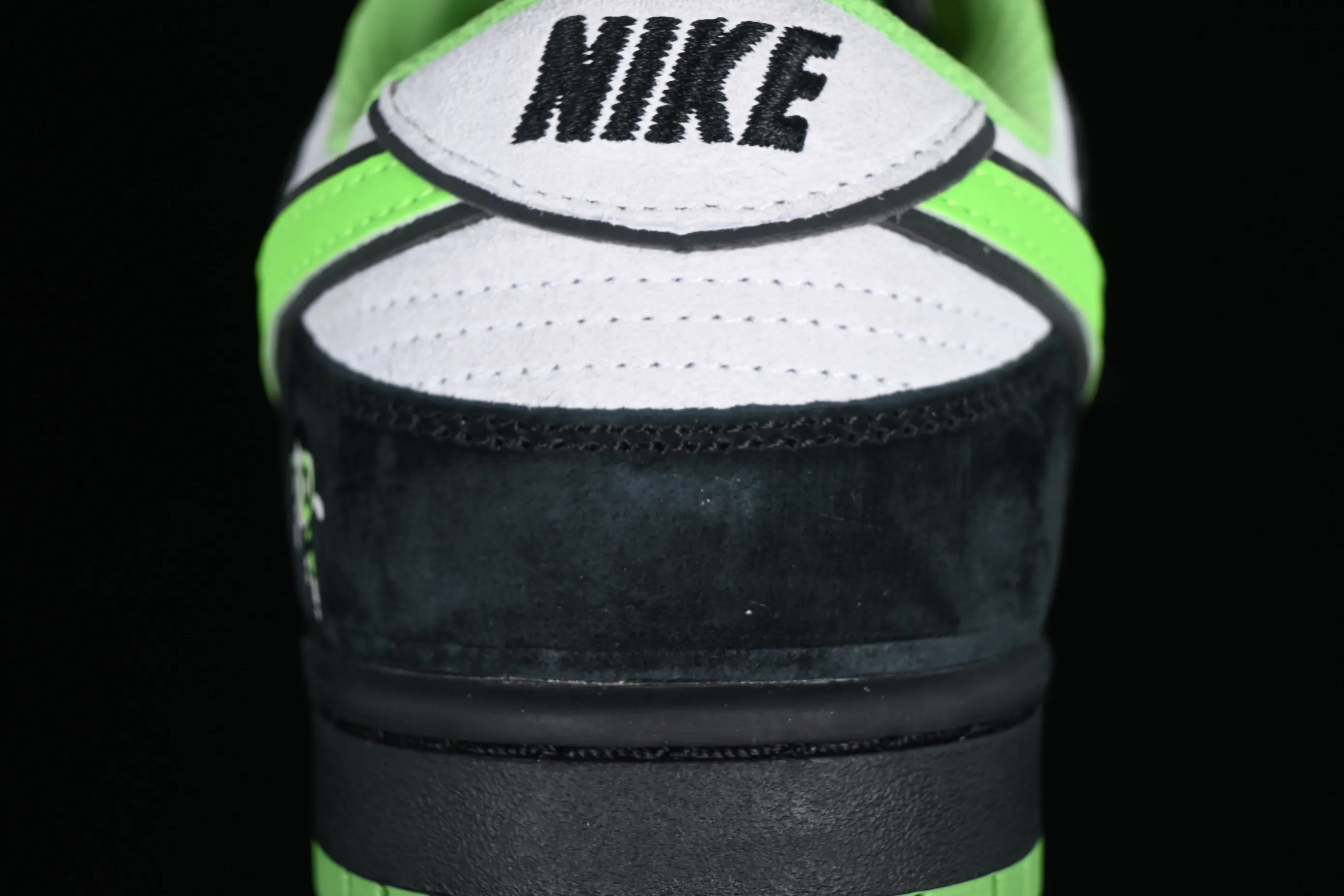 All Categories Nk SB Dunk Series Nk SB Dunk Low Low-top sneakers The Powerpuff Girls x Nk Dunk SB Low Powerpuff Girls joint black and green SB low-top casual sneakers GP5532-063